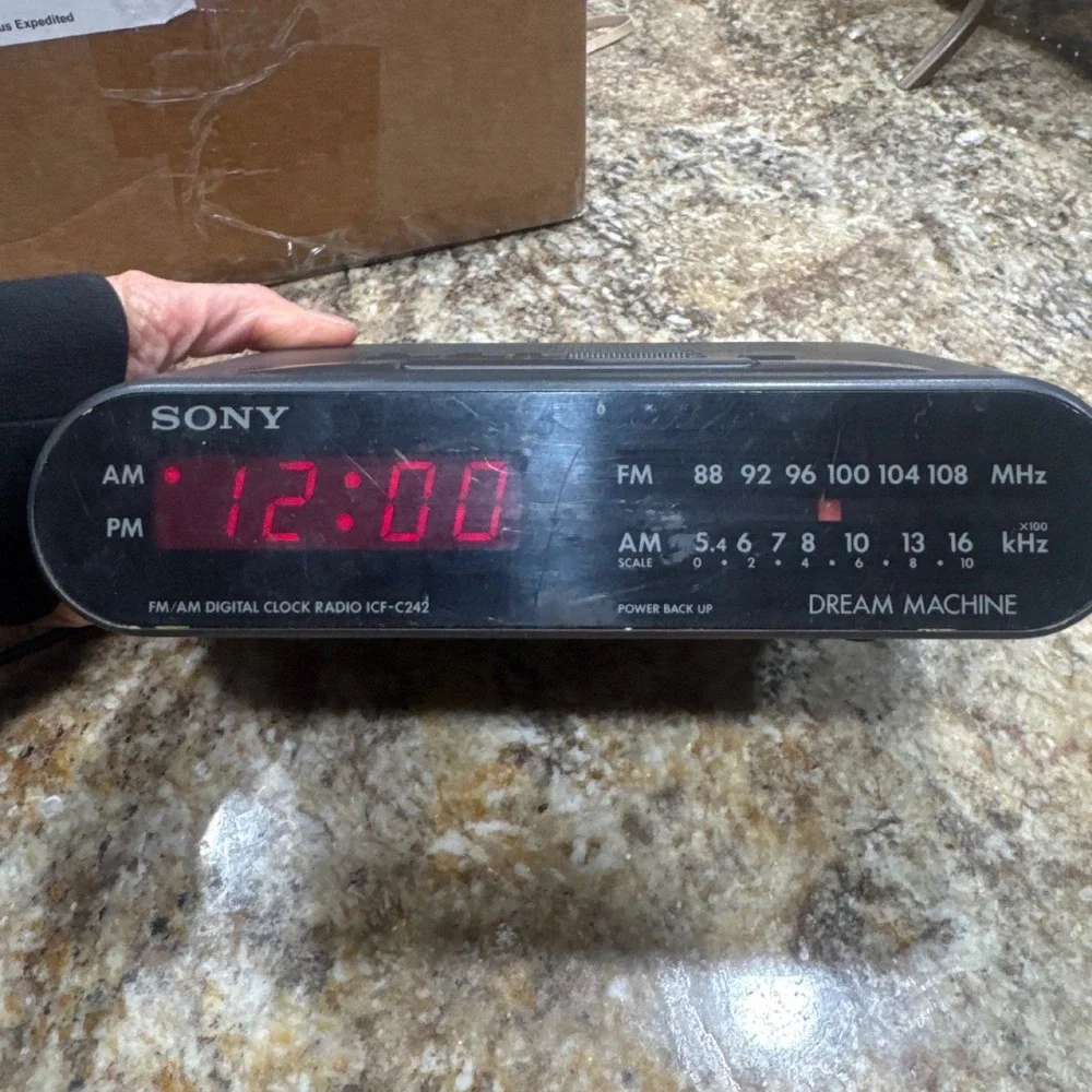 Sony Dream‎ Machine AM FM Digital Clock Radio ICF-C240 Black